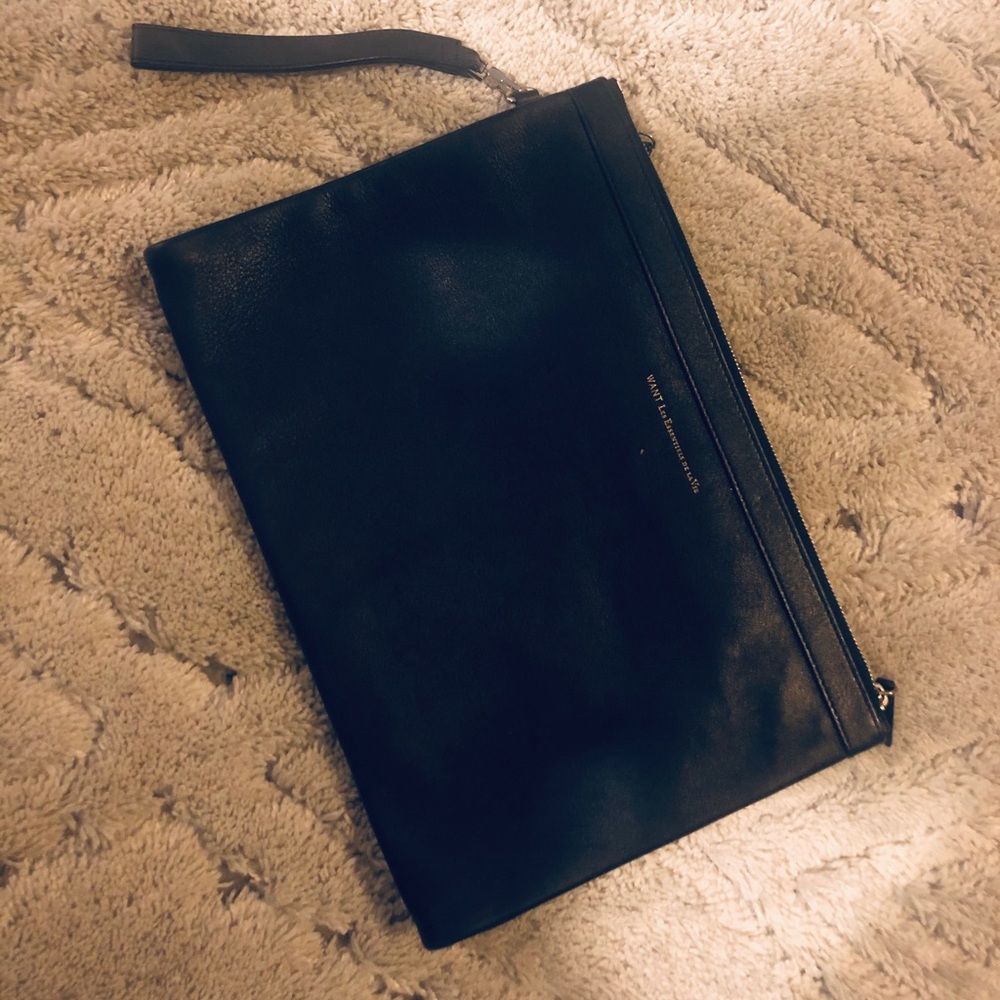 Want les essentials clutch